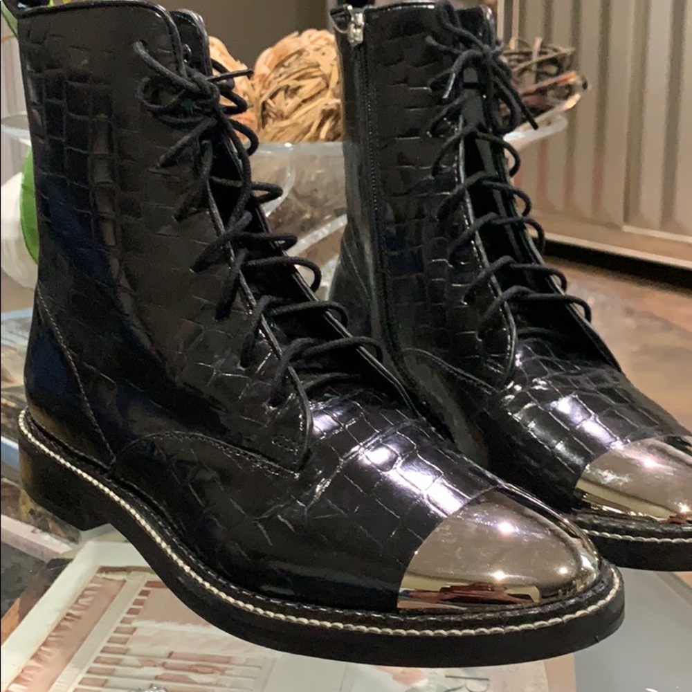 Top shop amazing boots.